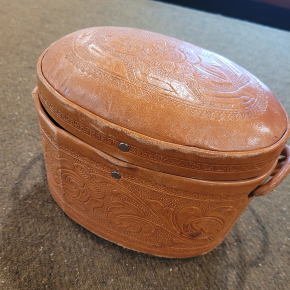 Vintage Mexico Hand Tooled Leather Purse - Picture 7 of 12